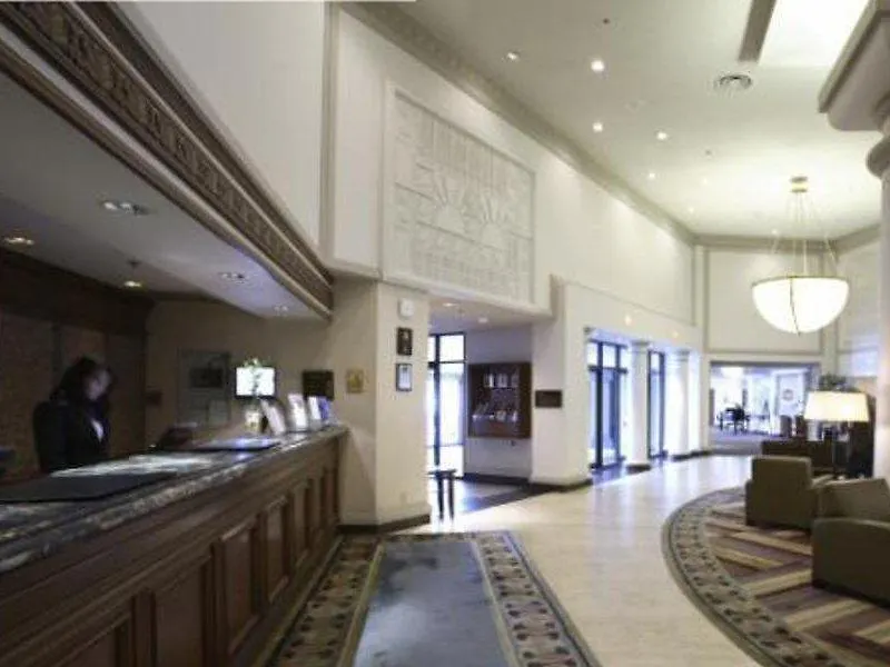 Chateau Lacombe Hotel Edmonton 4*,